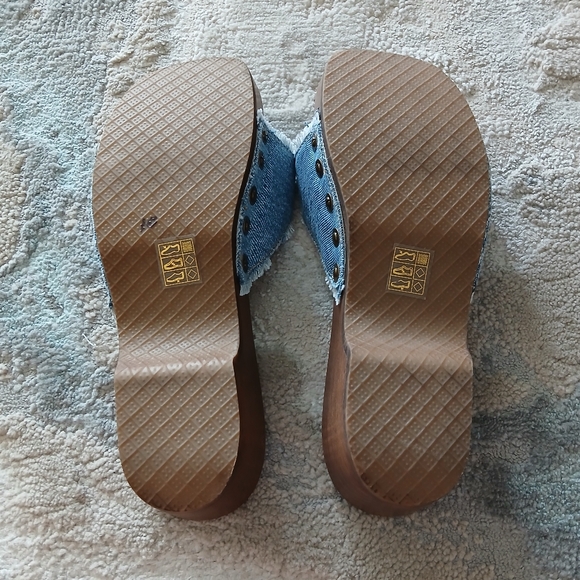 Re/done X Dr. Scholl's Buckled Clog Denim Sandals - Picture 4 of 7